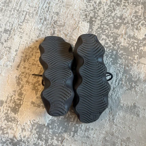 Authentic Yeezy 450 Size 6.5